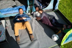 Coleman Castle Pines 4 BlackOut Tent (2022) 17 Coleman Castle Pines 4 BlackOut Tent (2022) -Camping Store lif 2000037062 5