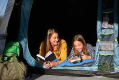 Coleman Castle Pines 4L Blackout Tent (2022) -Camping Store of3a1389